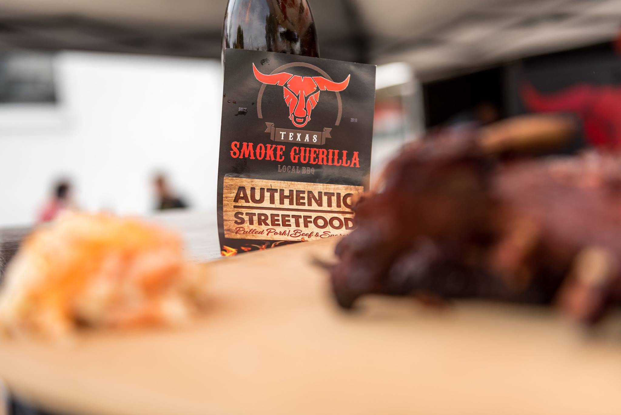 Texas Smoke Guerilla Etikett mit der Aufschrift Authentic Streetfood